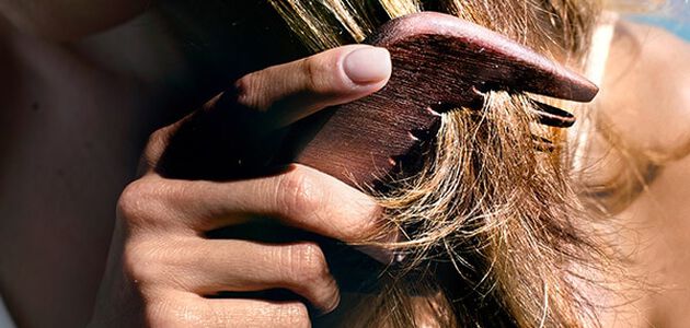 peinar el cabello