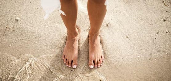 u&ntilde;as de los pies