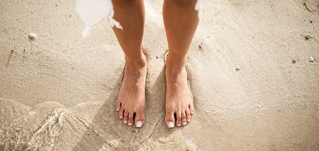 u&ntilde;as de los pies