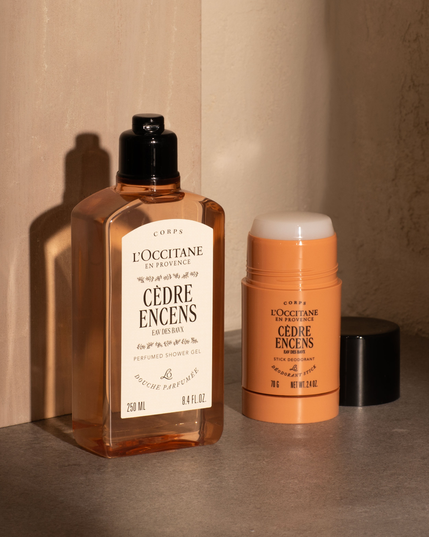 Vista 3/4 de Gel de Ducha C&egrave;dre Encens (Eau des Baux), , RECT